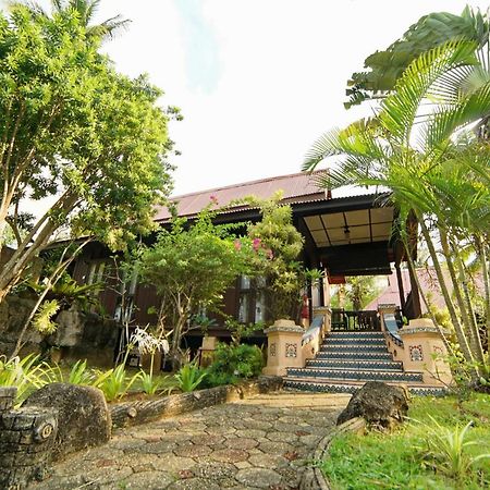 Vivilla By Holiday Villa Cherating Exterior photo